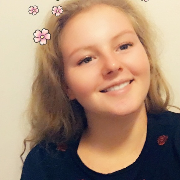 Meet your Posher, Brittney - Picture 1 of 1